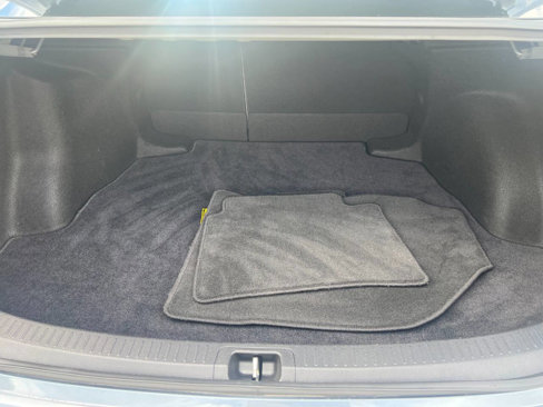 Used 2021 Toyota Corolla L image 11