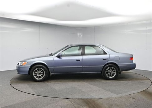 Used 2000 Toyota Camry LE image 2