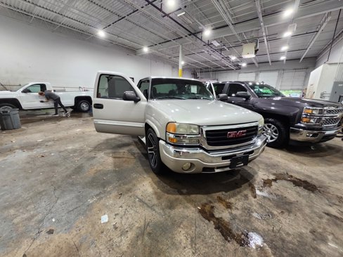 Used 2004 GMC Sierra 1500 SLE w/ Light Duty Power Package image 11