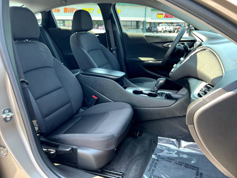 Used 2022 Chevrolet Malibu LT image 59