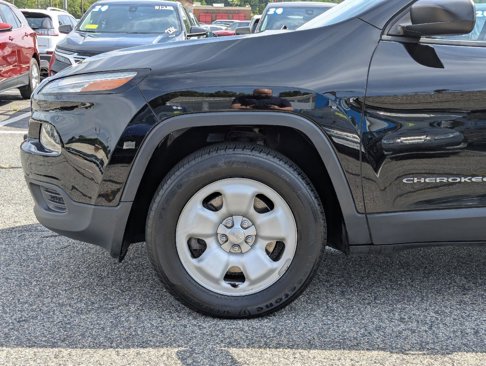 Used 2017 Jeep Cherokee Sport w/ Safety Group image 33