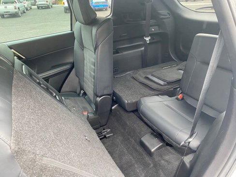 Used 2023 Mitsubishi Outlander SE image 17