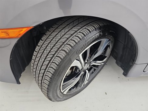 Used 2018 Honda Civic Touring image 37
