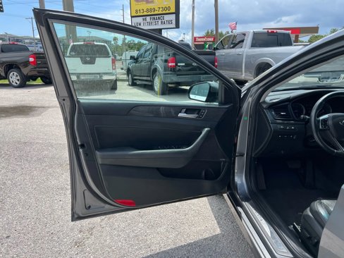Used 2019 Hyundai Sonata Limited w/ Ultimate Package 04 image 10
