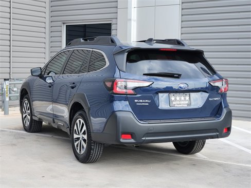 Used 2023 Subaru Outback Premium image 7
