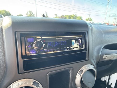 Used 2014 Jeep Wrangler Unlimited Sport w/ Connectivity Group image 12
