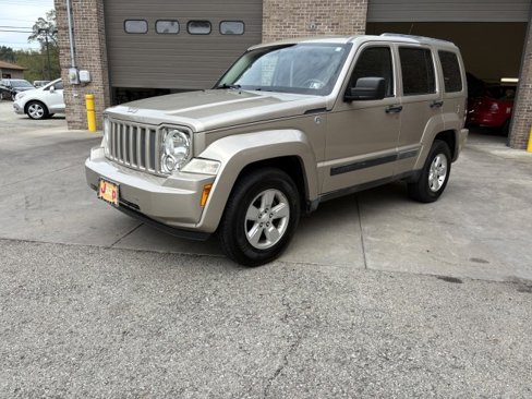 Used 2011 Jeep Liberty Sport image 8