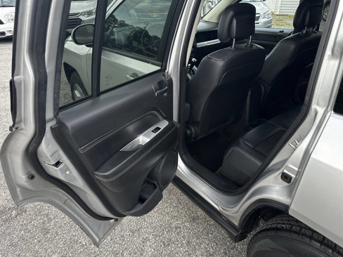 Used 2014 Jeep Compass Latitude image 13