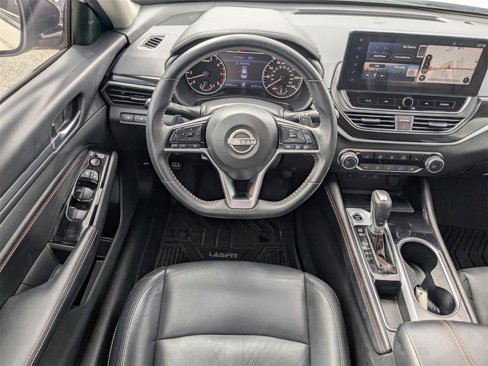 Used 2023 Nissan Altima 2.5 SR w/ SR Premium Package image 16