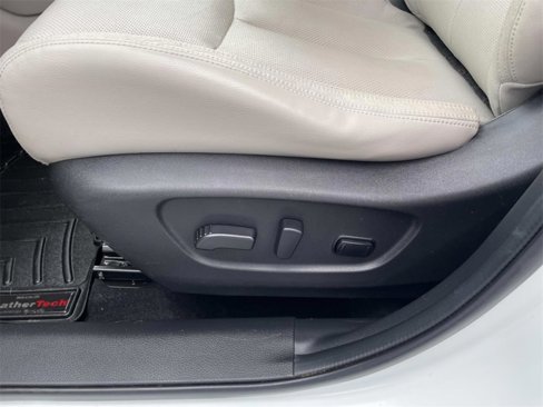 Used 2018 Nissan Rogue Sport SL w/ SL Premium Package image 13