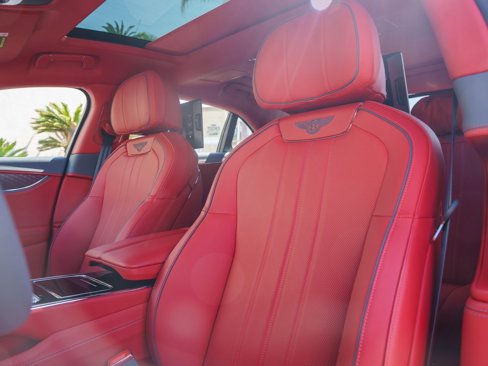 Used 2024 Bentley Flying Spur V8 image 12