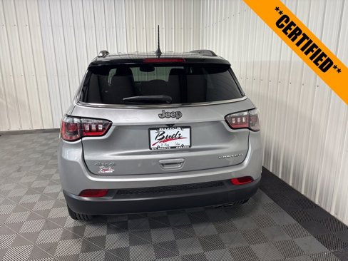 Certified 2022 Jeep Compass Limited image 9