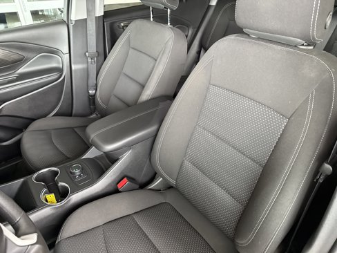 Used 2024 GMC Terrain SLE image 19