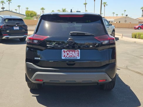 Used 2021 Nissan Rogue SV image 6