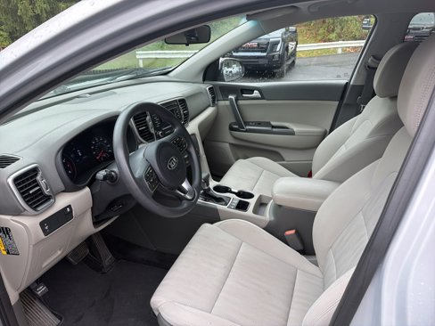 Used 2017 Kia Sportage LX image 5