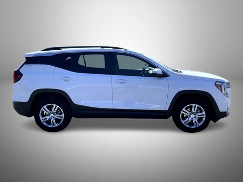 Certified 2022 GMC Terrain SLE w/ Driver Convenience Package image 4