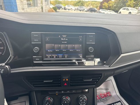 Used 2021 Volkswagen Jetta S image 18