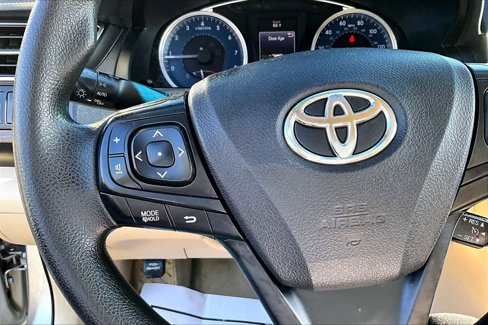 Used 2016 Toyota Camry LE image 23