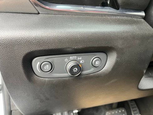 Used 2019 Chevrolet Traverse LT image 27