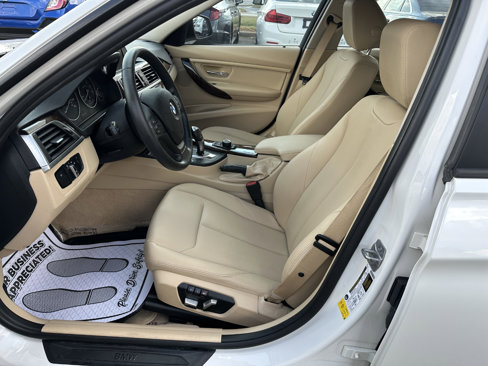 Used 2016 BMW 320i Sedan image 8