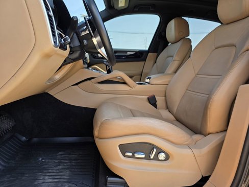 Used 2019 Porsche Cayenne image 22