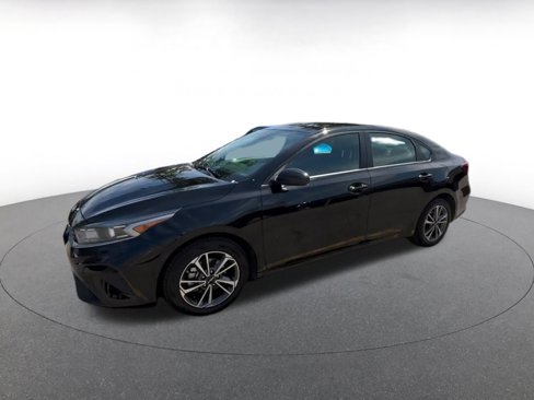 Used 2024 Kia Forte LXS image 8