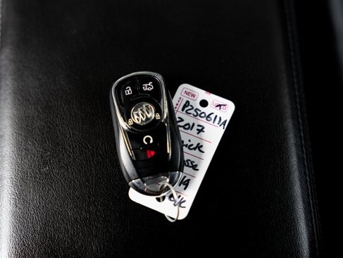 Used 2017 Buick LaCrosse Essence image 27