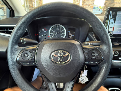 Used 2022 Toyota Corolla LE image 23