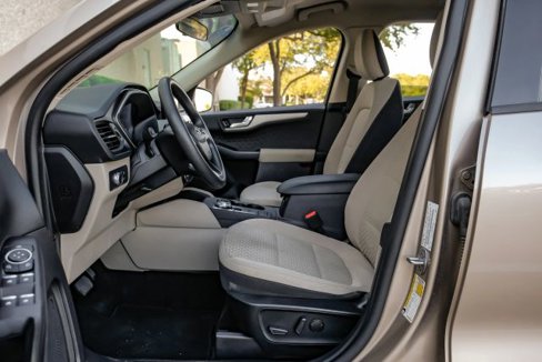 Used 2020 Ford Escape SE image 4