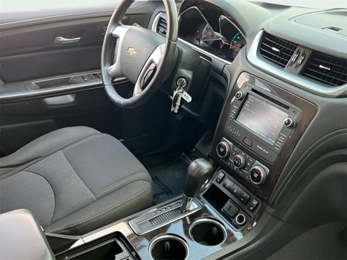 Used 2016 Chevrolet Traverse LT image 3