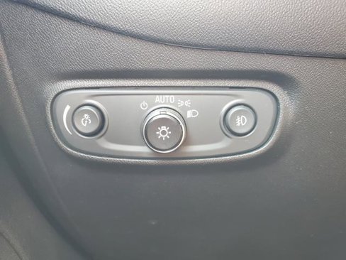 Used 2020 Chevrolet Equinox LT w/ Driver Convenience Package image 12