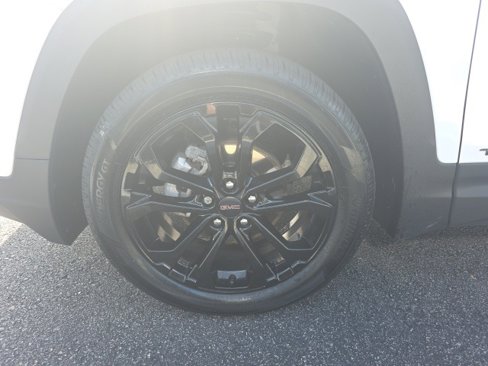 Used 2022 GMC Terrain SLE w/ Driver Convenience Package image 6