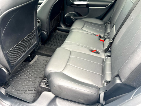 Used 2022 Mercedes-Benz GLB 250 4MATIC image 14