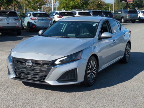 Used 2023 Nissan Altima 2.5 SV image 7