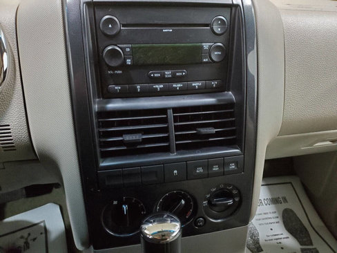 Used 2007 Ford Explorer XLT image 23