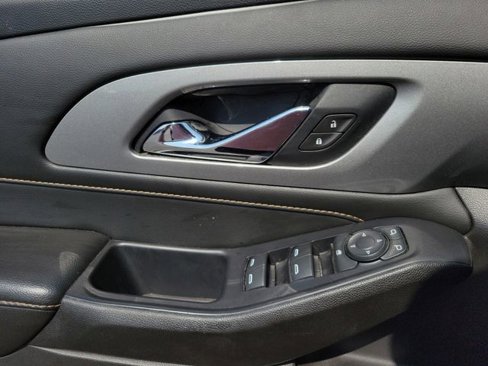 Used 2021 Chevrolet Traverse LS image 7