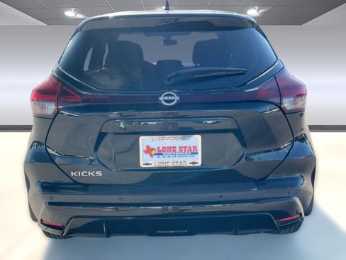 Used 2022 Nissan Kicks S image 10