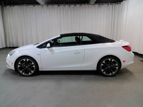 Used 2019 Buick Cascada Premium image 9