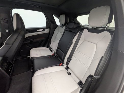 Certified 2024 Porsche Cayenne image 20