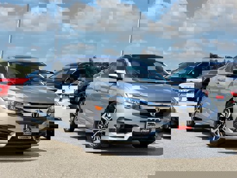 Used 2018 Honda Civic EX-L image 2