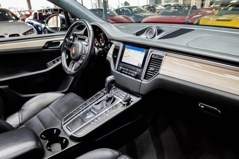 Used 2018 Porsche Macan Turbo image 95