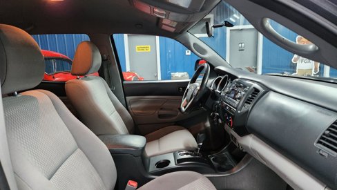 Used 2012 Toyota Tacoma 4x4 Double Cab image 10