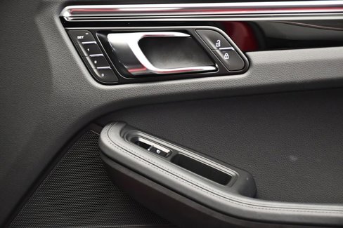 Certified 2025 Porsche Macan Turbo image 50
