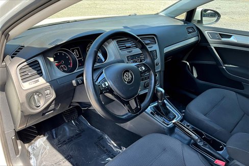 Used 2017 Volkswagen Golf S image 17