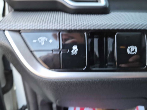 Used 2024 Kia Sportage LX image 13