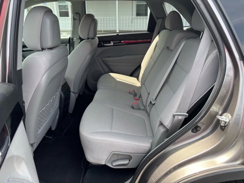 Used 2015 Kia Sorento LX image 13