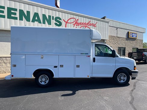 Used 2019 Chevrolet Express 3500 w/ Power Convenience Package image 6