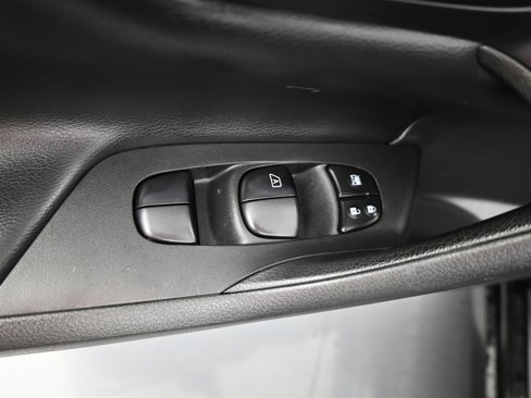Used 2017 Nissan Altima 2.5 SR image 16