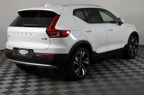 Used 2025 Volvo XC40 B5 Ultra w/ Protection Package Premier image 10