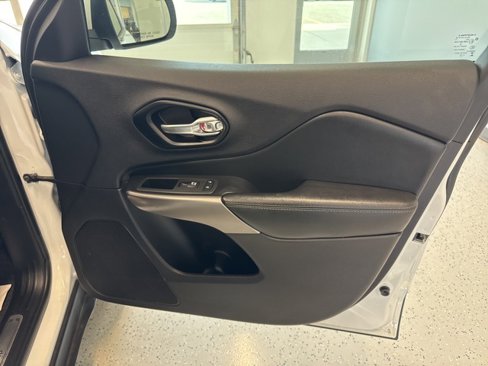 Used 2021 Jeep Cherokee Limited w/ Elite Package image 42